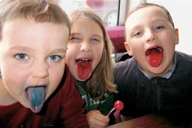 Яд в упаковці: українців труять за їхні ж гроші