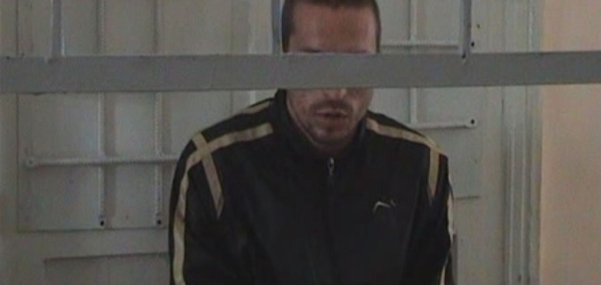 На Луганщине задержан грабитель женского белья, на котором были надеты 31 пара трусов и 7 лифчиков