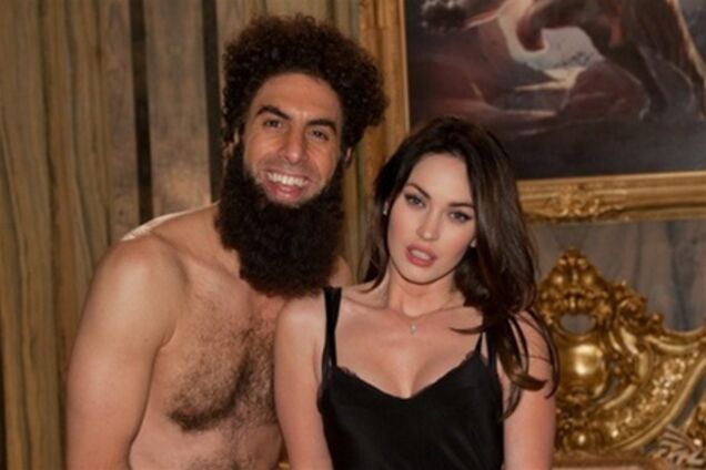 Саша Барон Коэн попытается выдать замуж дочь-лесбиянку