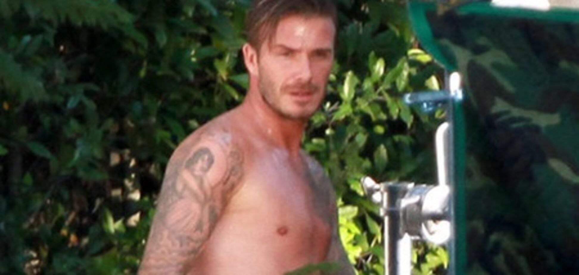 Бекхэм бегал в трусах по городу для H&M. Фото