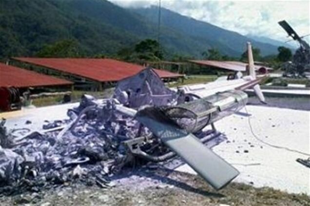 Повстанцы сожгли три вертолета на аэродроме в Перу