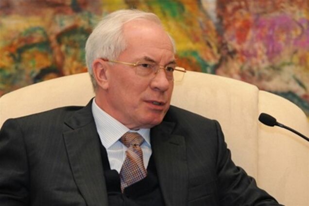 Азаров доручив МВС знайти 'боксера-відморозка' з 'Каравану'