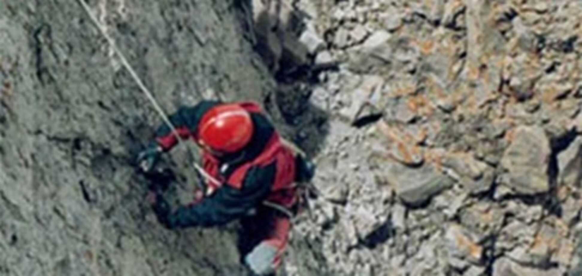 В Крыму спасли горе-'альпиниста', сорвавшегося со скалы
