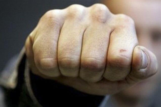 Охоронці супермаркету до смерті побили чоловіка