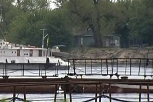 В столице отдыхающие 'застряли' на острове