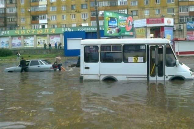 Как тонули автомобили в Кировограде. Фото. Видео   