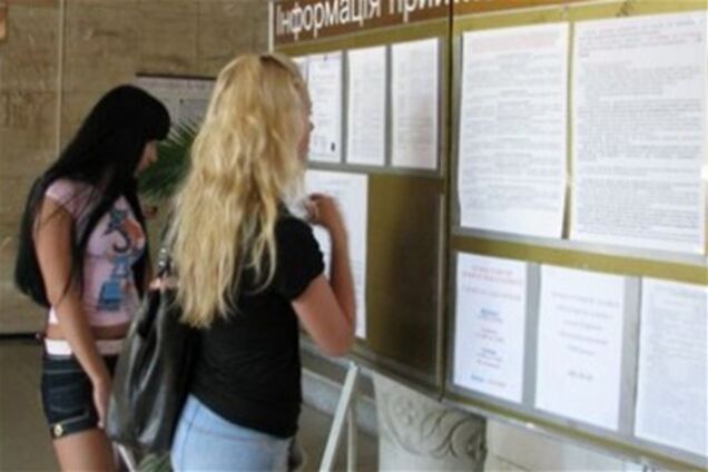 У Табачника открестились от переноса начала учебного года в ВУЗах на октябрь