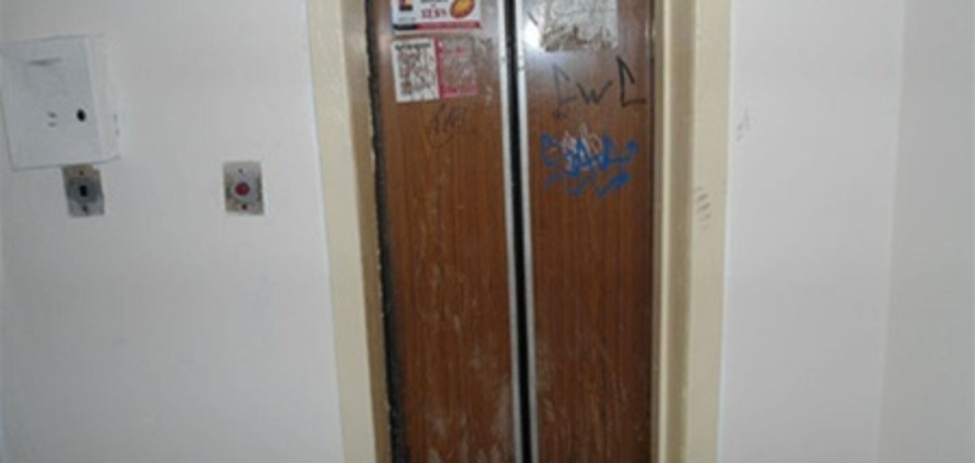 В Киеве меняют проблемные лифты