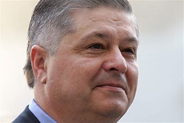 Лазаренко в Украине ждут родители, подчиненные и 50 уголовных эпизодов