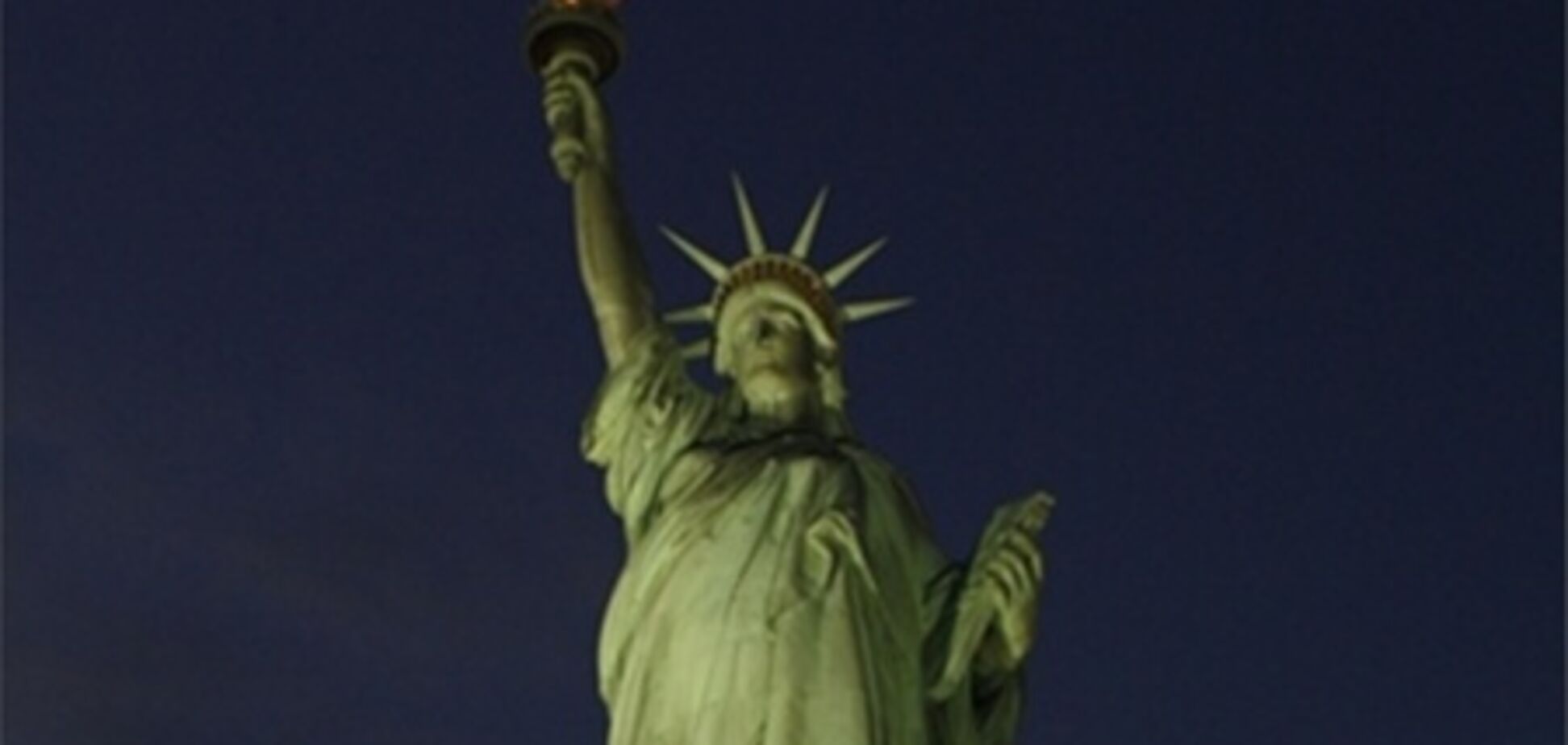 Факел Статуи Свободы вновь зажгли после урагана Сэнди