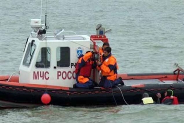 Экипаж тонувшего буксира в Азовском море спасен