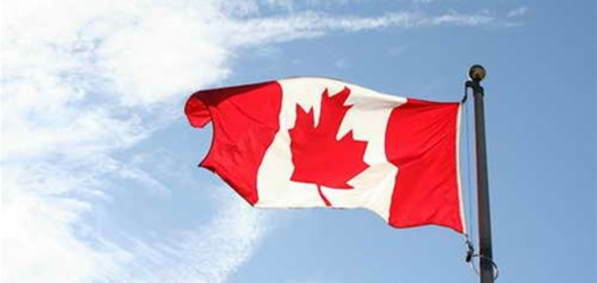 Канада запустила в оборот пластиковые купюры