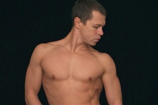 Актер Деревянко показал голую ж...Фото