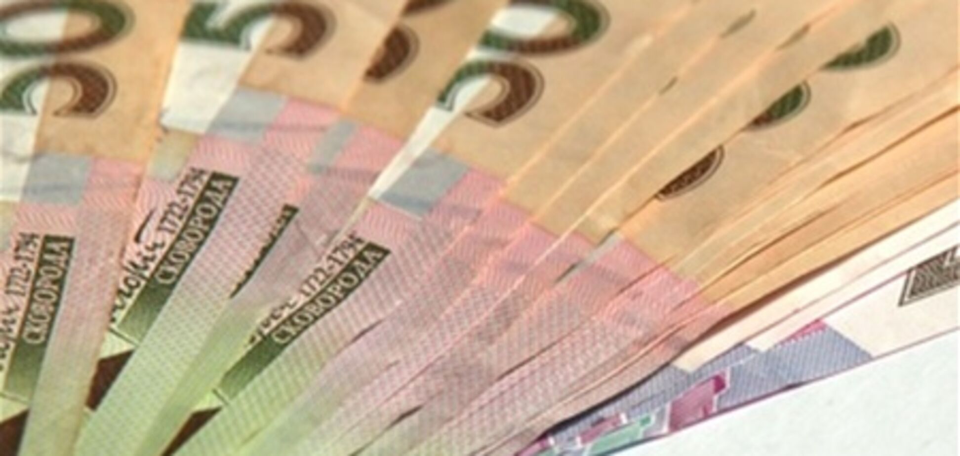 НБУ пообещал не удерживать жесткий курс гривни