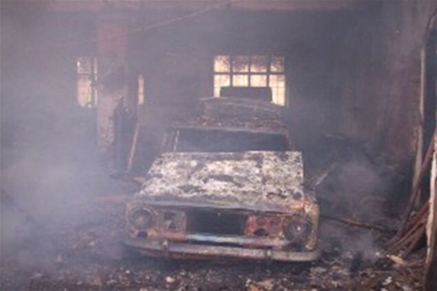 В Полтавской области на СТО сгорели два автомобиля