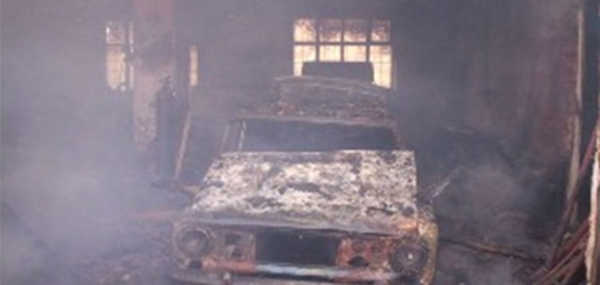 В Полтавской области на СТО сгорели два автомобиля