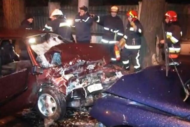 Во Львове ВАЗ протаранил две машины: 1 человек погиб, 4 ранены 