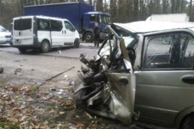 Ужасное ДТП под Киевом: 'Опель' разорвал пополам 'Дэу Матиз'