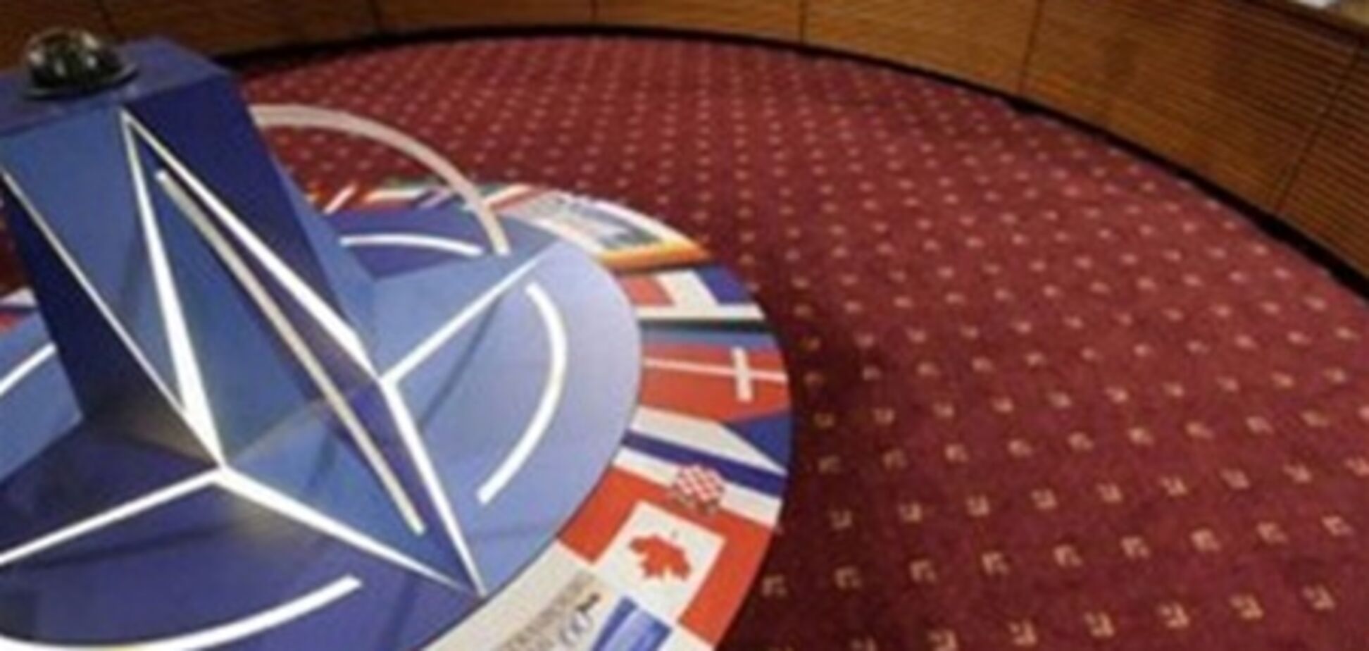 НАТО обеспокоено политической ситуацией в Украине