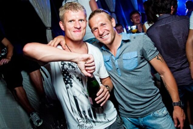 'Больной' футболист Воронин был замечен в ночном клубе нетрезвым