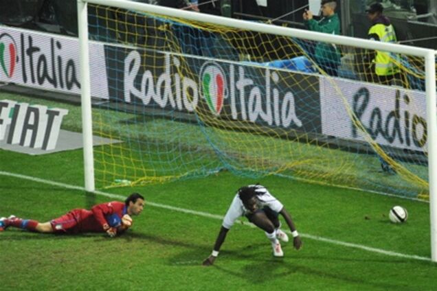 Товарищеские матчи футбольных сборных завершились неожиданными результатами