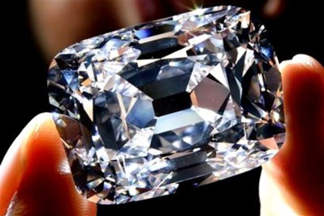 Гигантский бриллиант продан за $ 21,5 млн  
