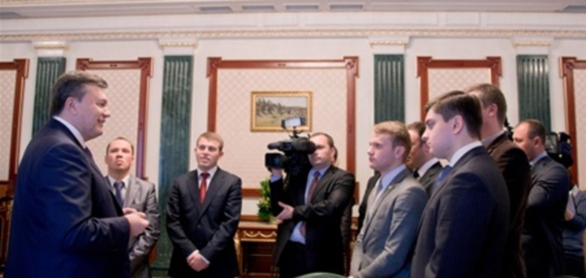 Янукович показал студентам свою 'кухню'