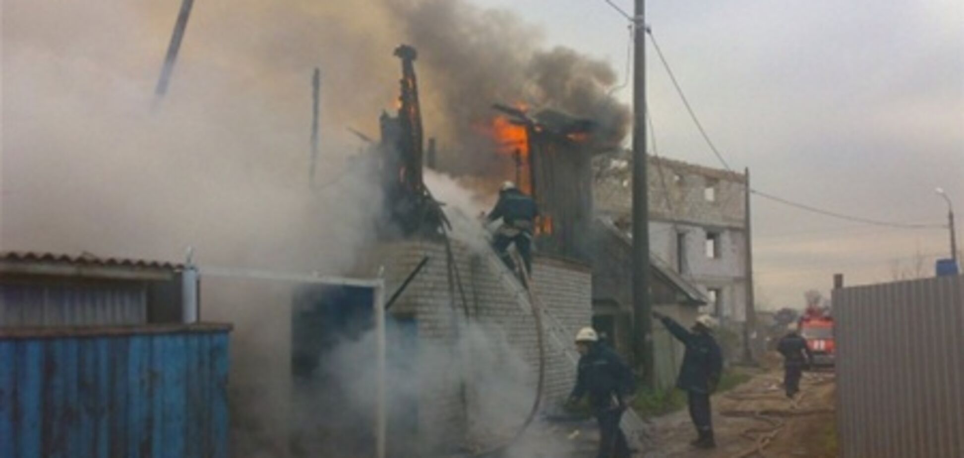 В Киеве при пожаре пострадали автомобили