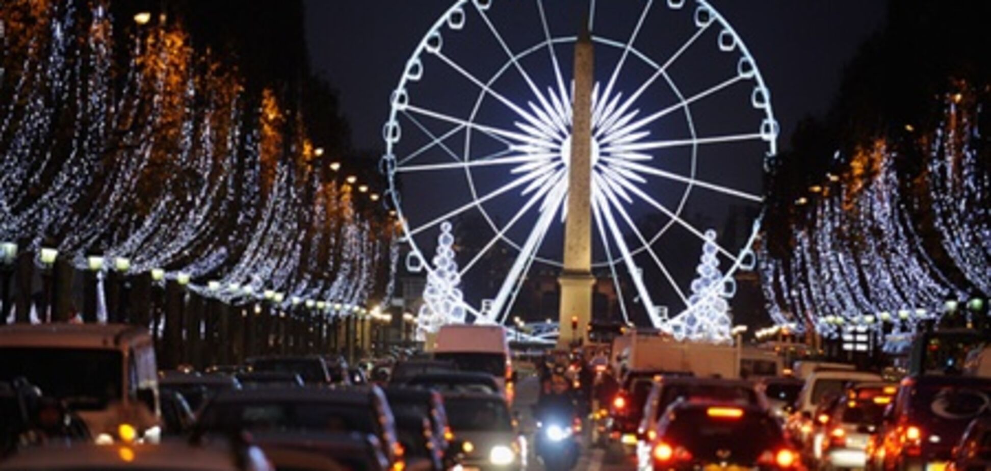 Рождественская иллюминация заработает в Париже