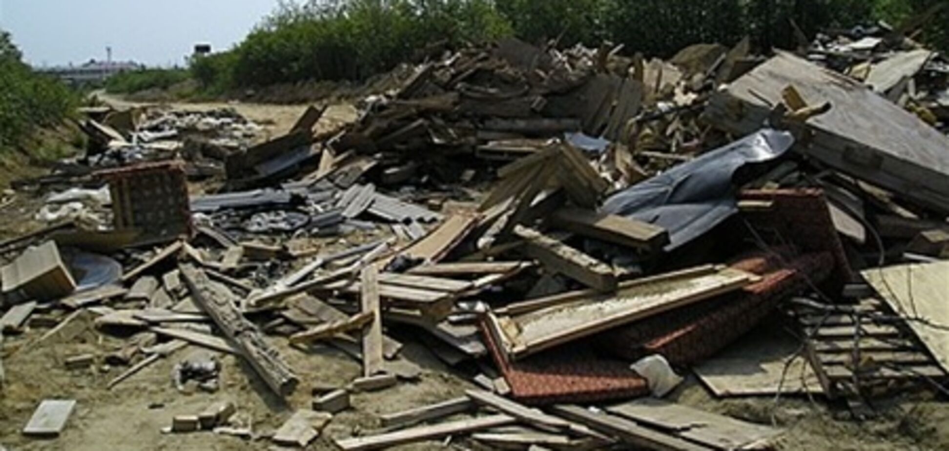 В Киеве чиновник организовал нелегальную свалку