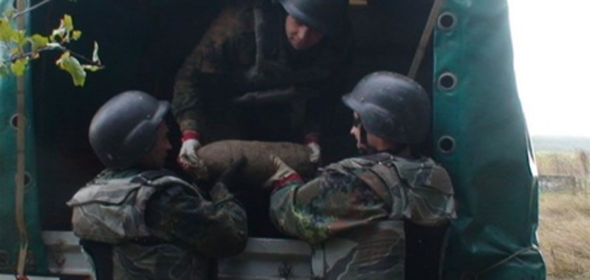 На Киевщине возле школы нашли снаряд