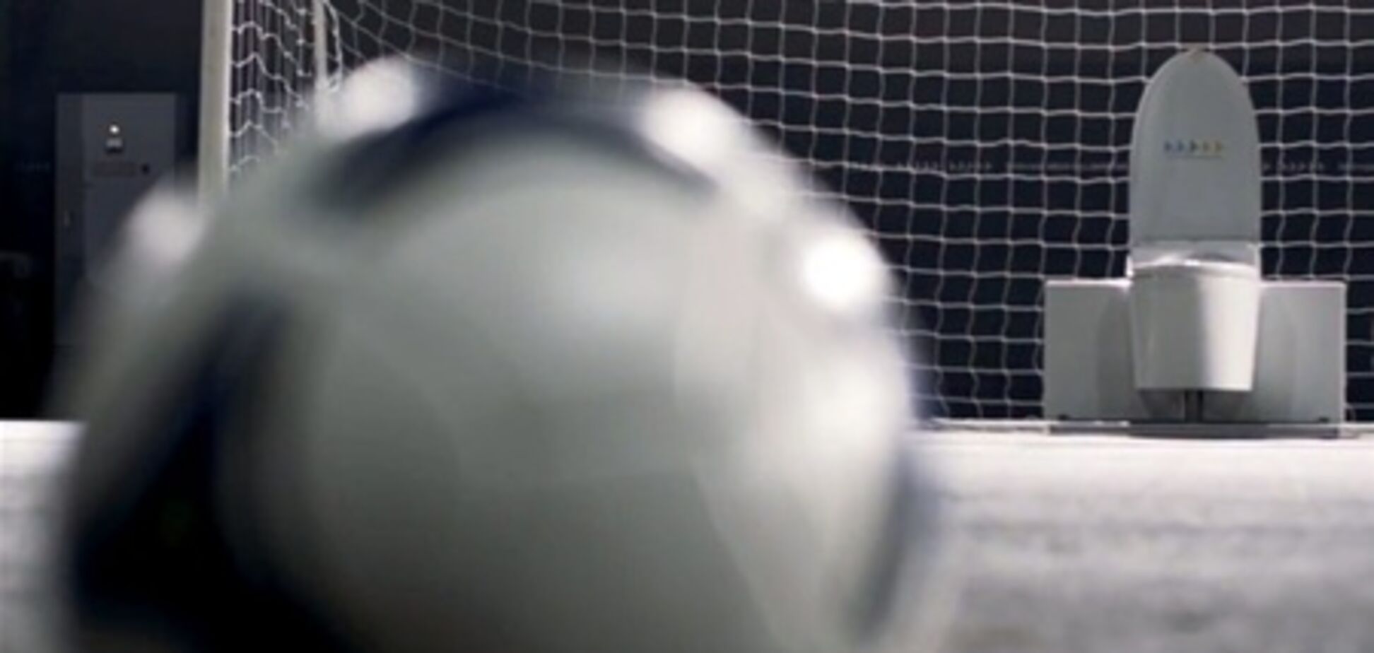 Японцы изобрели унитаз, отбивающий пенальти. Видео