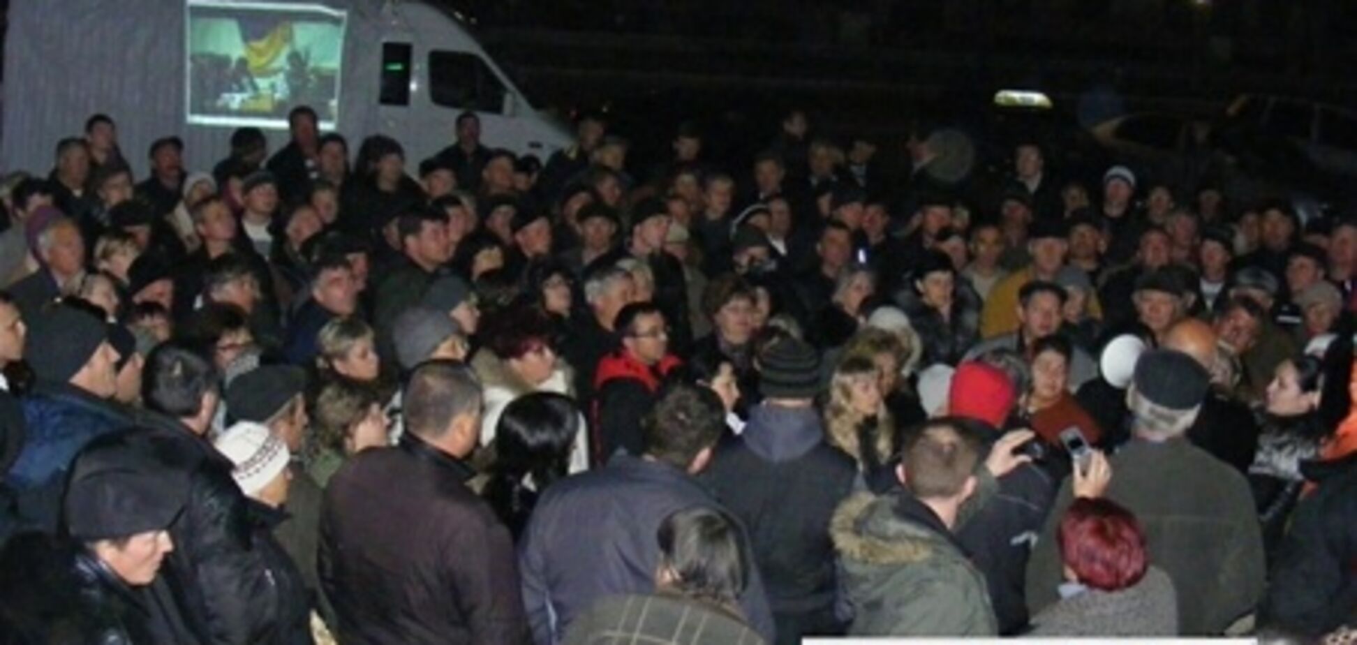 'Беркут', применяя силу, вынес протоколы из ОИК № 132