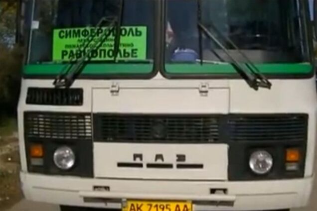 Жуткое ДТП в Крыму: маршрутка оторвала женщине ноги. Видео