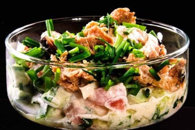 Простенький салат с тунцом