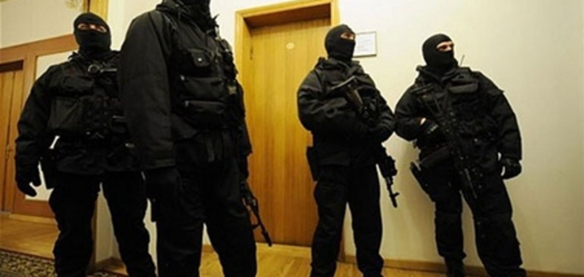 'Беркут' применил силу и вынес протоколы с избиркома под Николаевом