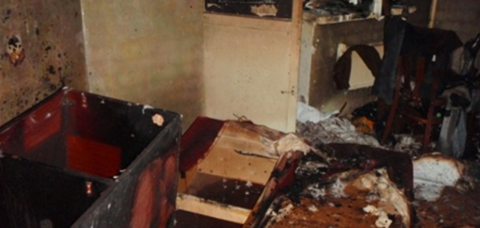 На Подоле дети подожгли квартиру