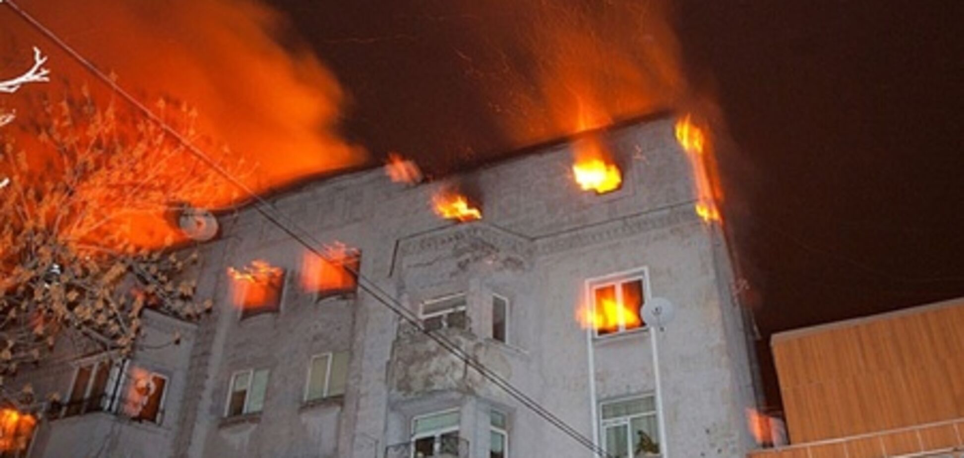В центре Киева сгорели два этажа жилого дома