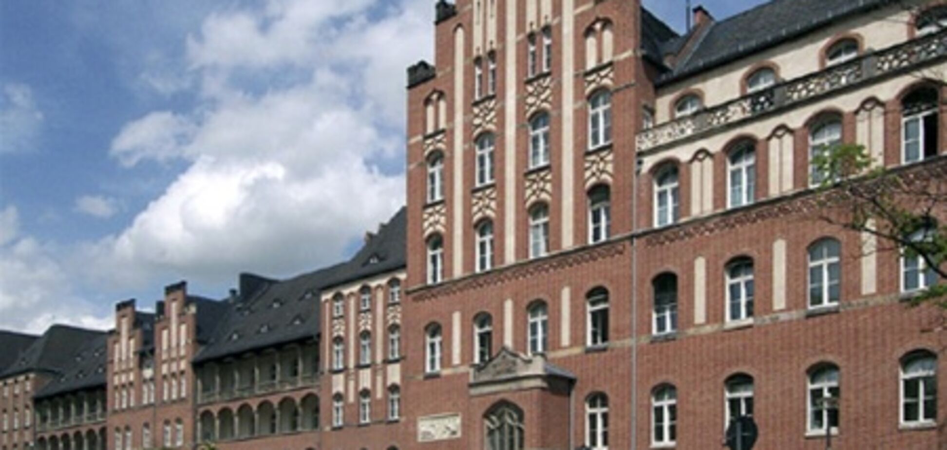 Скандал в Charite: медбрата обвиняют в изнасиловании 14-летней пациентки