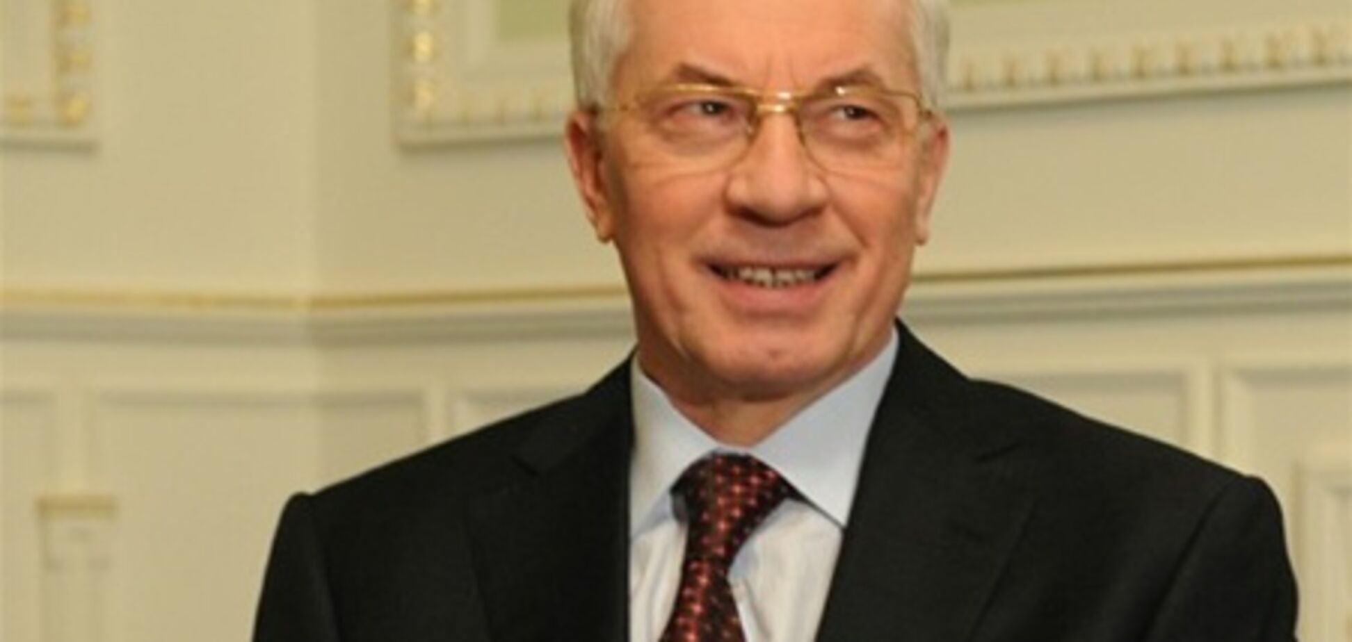 Азаров опроверг слухи о коммунальной пене 300%