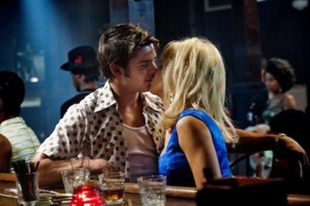 'Газетчик' в журнале W: Николь Кидман целуется с Заком Эфроном