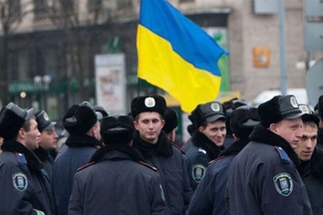 На Майдане подрались милиционеры и митингующие