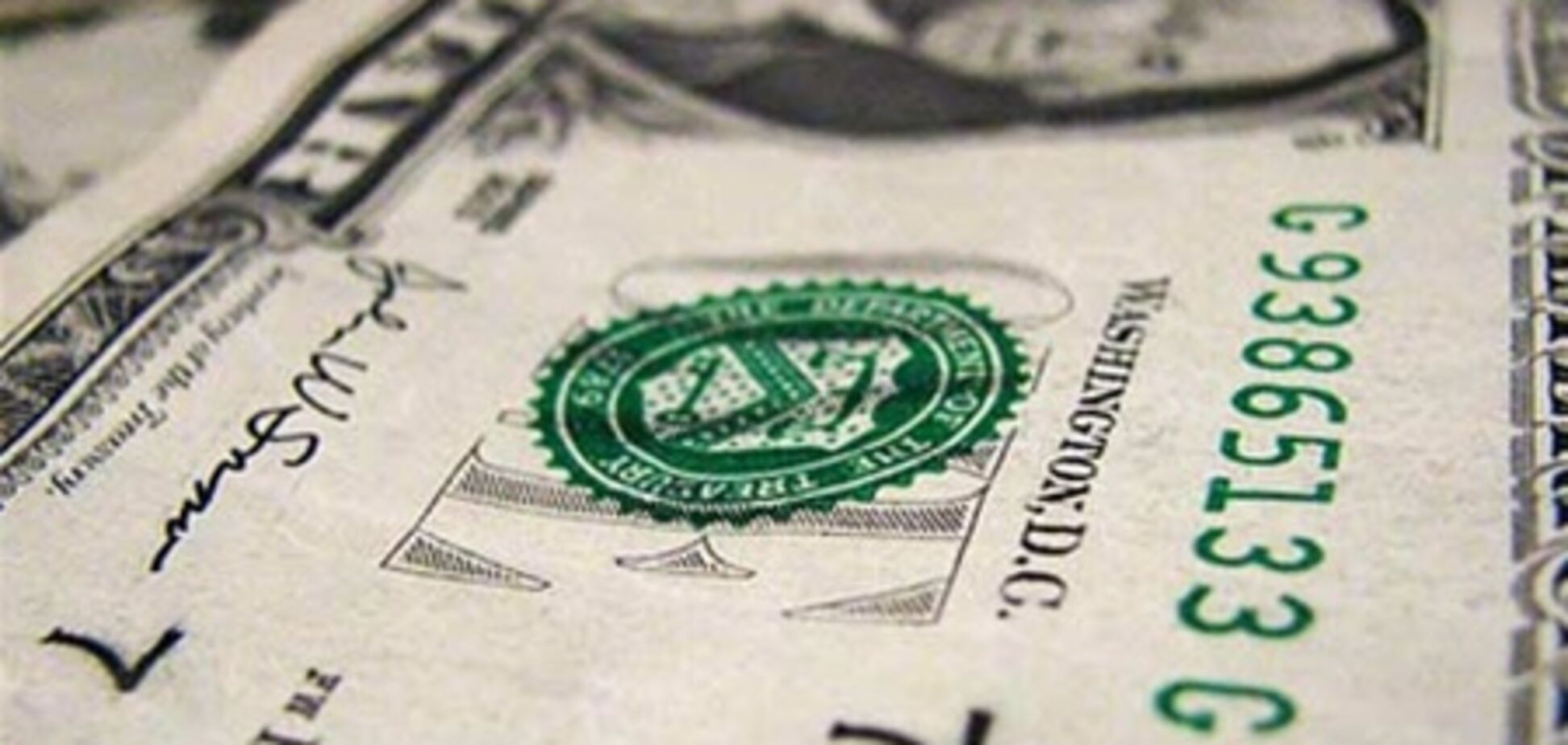 Доллар на межбанке подрос