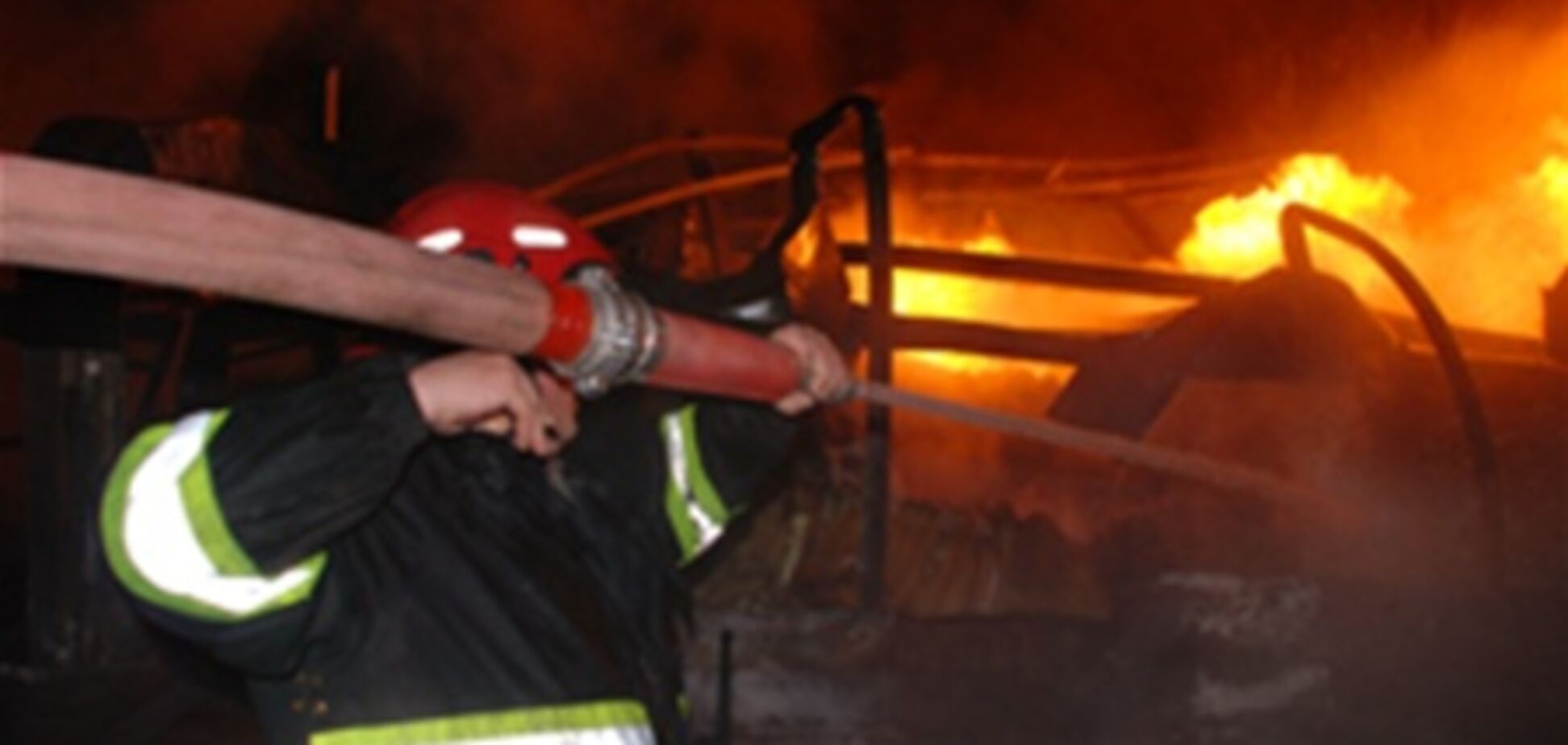 Взрыв в Днепропетровске: госпитализирован человек, разрушены гаражи