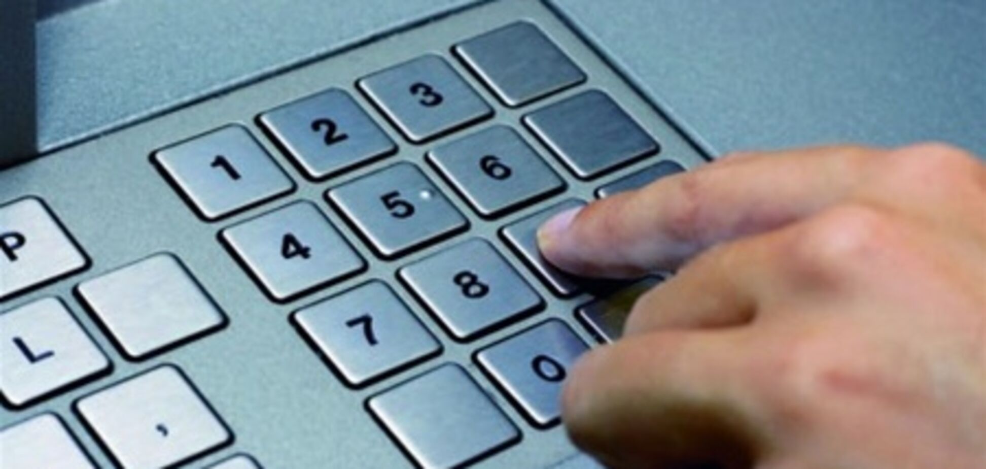 В России с банковских карт украли 40 миллионов