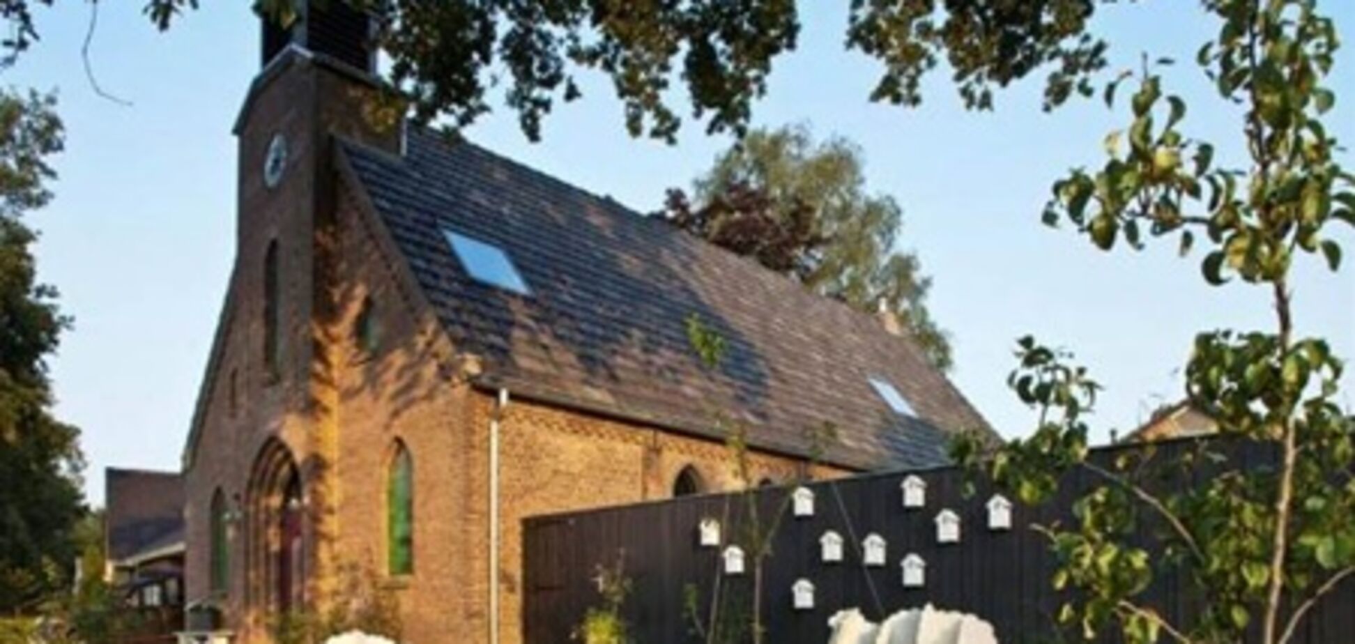 Дом из церкви в Голландии. Фото