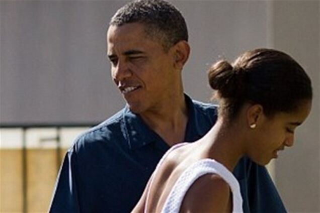 Американцы преклоняются перед красотой дочери Обамы. Фото