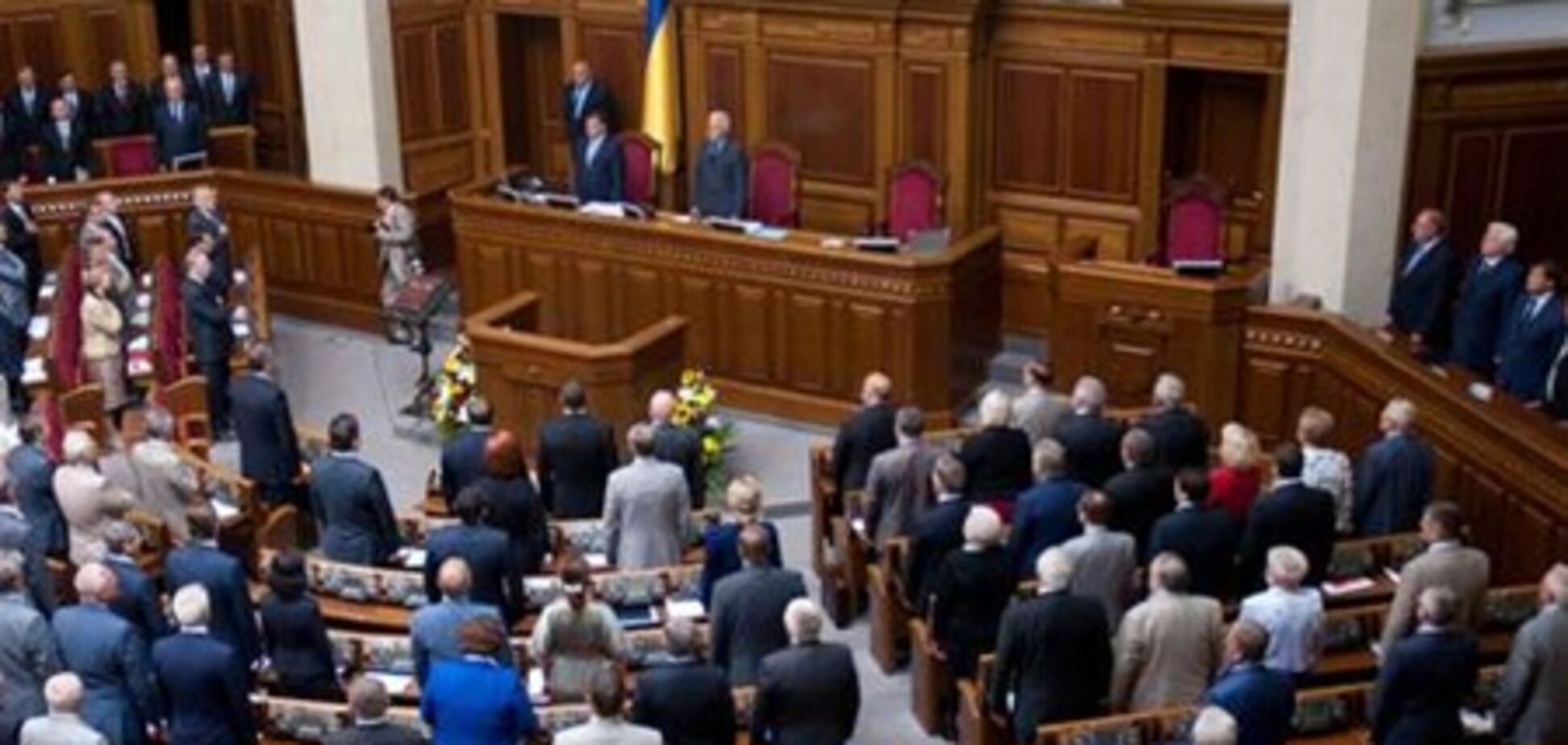 Партию регионов призывают назвать примкнувших к ним самовыдвиженцев