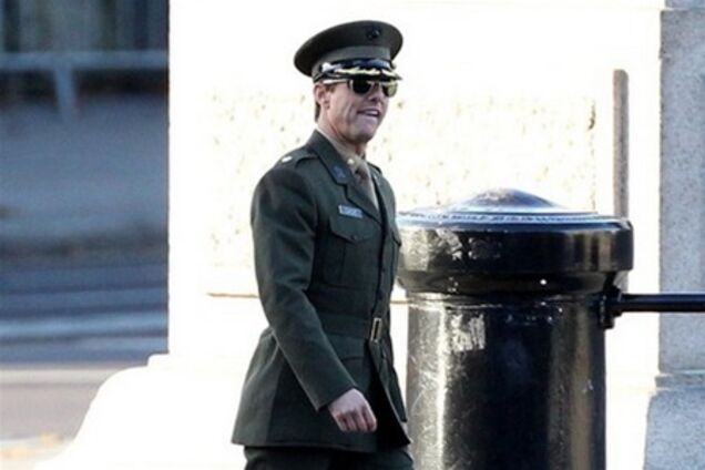 Военный мундир Тому Крузу очень к лицу