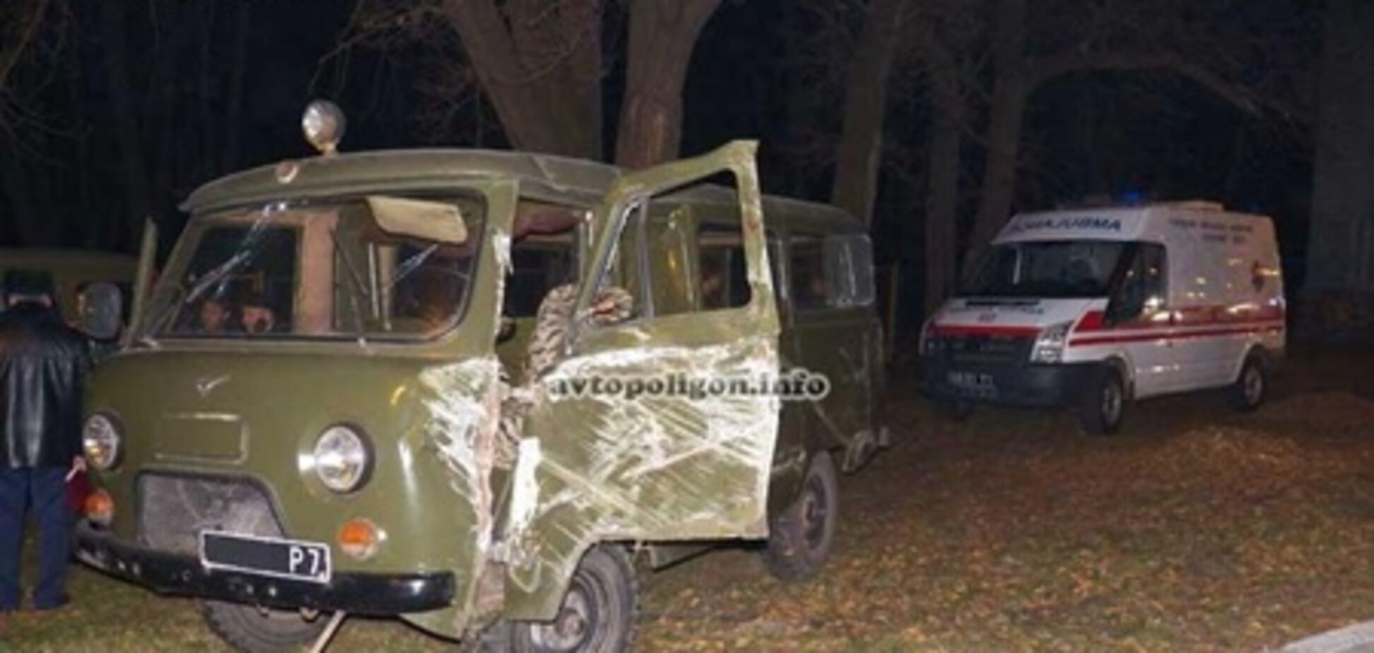 В Киеве солдат выпал из машины и погиб